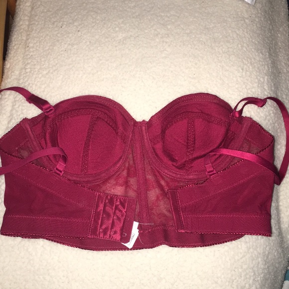 Red lace bra - Picture 2 of 3